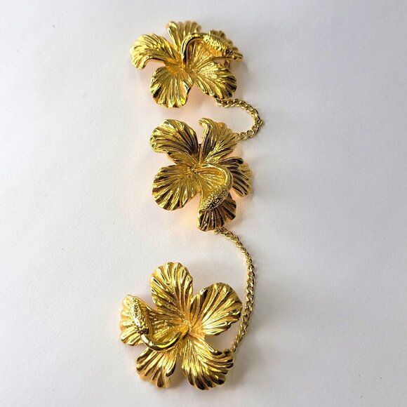 Gold Plated Three Hibiscus Flower Brooch Pin - Picture 2 of 12